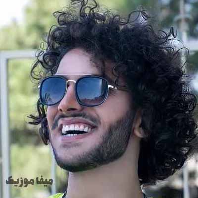 دانلود آهنگ لبخند بزن من بزنم واسه تو گیتارو
