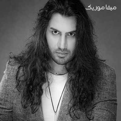 دانلود آهنگ ماکان بند یه نمه خنده ریمیکس