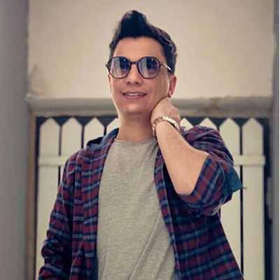 دانلود اهنگ هی منو دیوونه رو از این دیوونه تر نکن