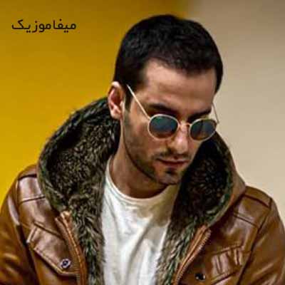 دانلود اهنگ شب با یه نور شمع بوی عود و ساز من 