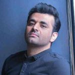 دانلود آهنگ بین شونه های من توی پاتوق خودت آروم بگیر