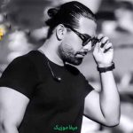 دانلود اهنگ واسه من هی حرف بزن باهام دست بکش رو سرم