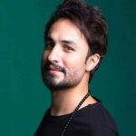 دانلود اهنگ گل ریحون بوته ی یاسم عطر تو واسم بهترینه Ragheb + کلیپ
