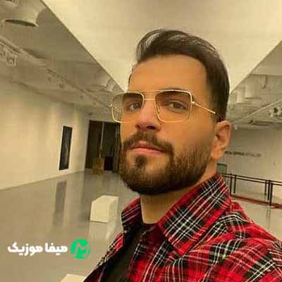 دانلود اهنگ اومدم باز لب دریا تک و تنها 
