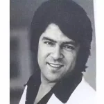 دانلود آهنگ احمد ظاهر بوسه ها طلب میکند