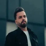 دانلود اهنگ یه تنه همه رو‌ خط میزنم فقط اسم توعه رو لبم