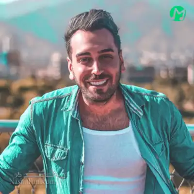 دانلود آهنگ من اشتباه نمیکنم رو تو بیا نزدیک من