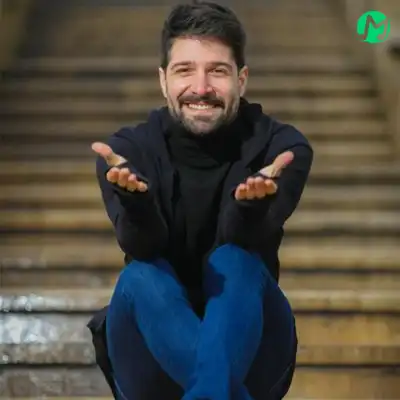 دانلود آهنگ حالم به چشمان تو پیوند خورده دنیا مرا بعد تو از یاد برده