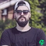 دانلود آهنگ این مریض با فکرت هر بار میشینه پا میشه