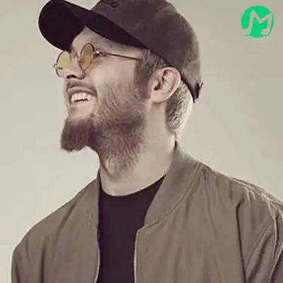 دانلود آهنگ چمدونتو پر کن از روزای خوبمون بیا تا هنوز قطار اشک رو گونته