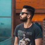 دانلود آهنگ اصن بیخیال شبایی که فقط رو شونه ی تو خوابم میبرد
