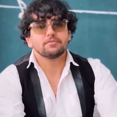 دانلود آهنگ دلبرم نازنین یار شکیلم ای تو زیباترین بهترینم دانلود آهنگ دلبرم نازنین یار شکیلم ای تو زیباترین بهترینم / کامل 320