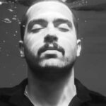 دانلود آهنگ گیجم گمم به پای خودم میپیچم خودم Haamim (عاشقانه + کلیپ استوری)