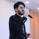دانلود آهنگ سرخی زدی لبانت از اصغر علیزاده + متن و کلیپ اجرای زنده شاد