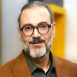 دانلود آهنگ صدا بزن که سکوت جهان تمام شود از علیرضا قربانی :: کامل 320