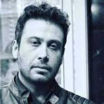 دانلود آهنگ شال و کلاه کن آسمون خیسه از محسن چاوشی :: کلیپ استوری