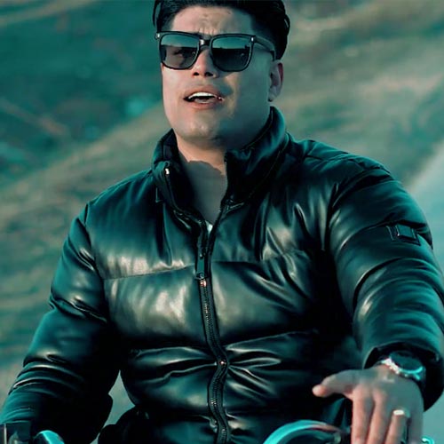 دانلود آهنگ ﺑﻪ او ﻏﺮﻳﺒﻪ ﺑﮕﻮ ازم ﺑﮕﻮ ﺑﮕﻮ دوﺳﺘﻢ داﺷﺖ